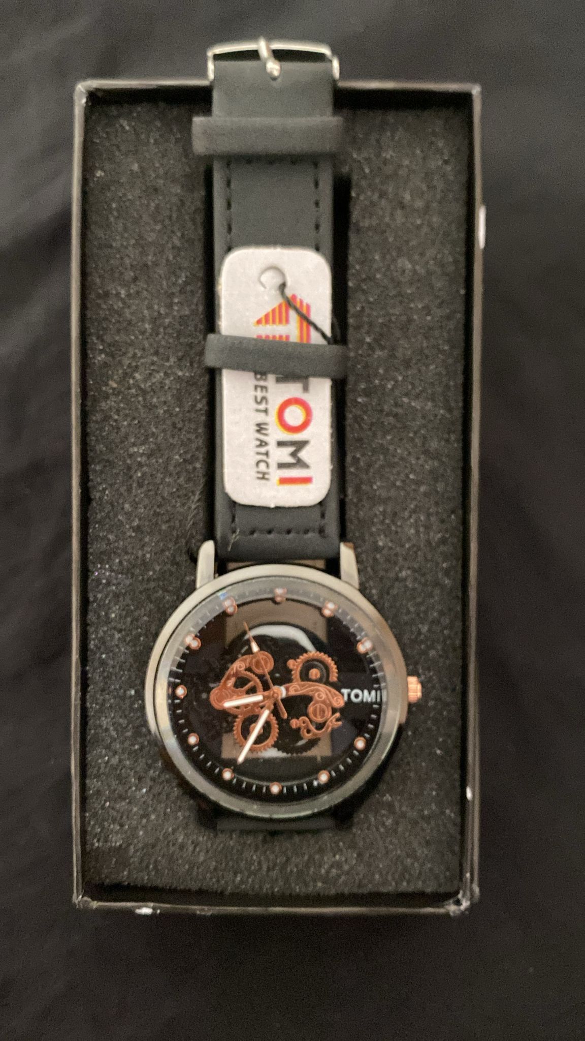 Tomi Local Leather Watch – Minimal Style, Everyday Durability